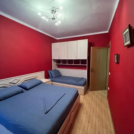 Sark Apartment Golem (Tirana)